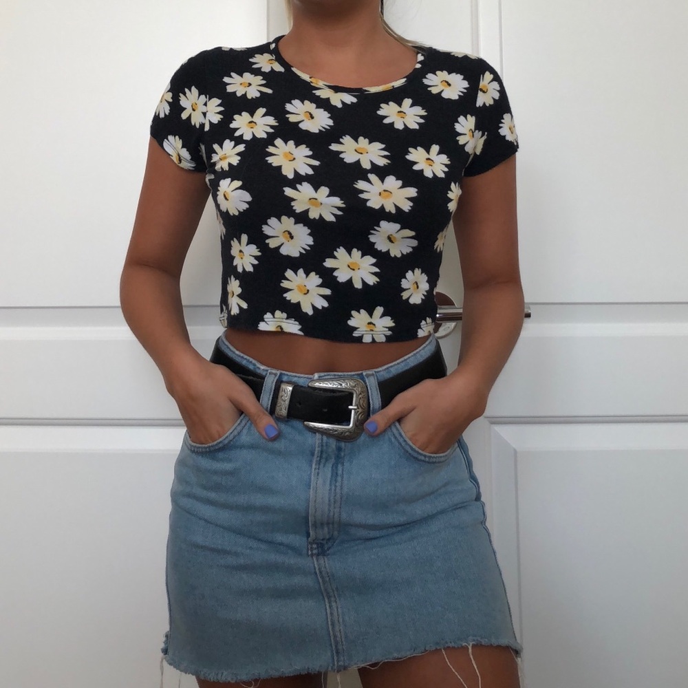 Cotton daisy crop top